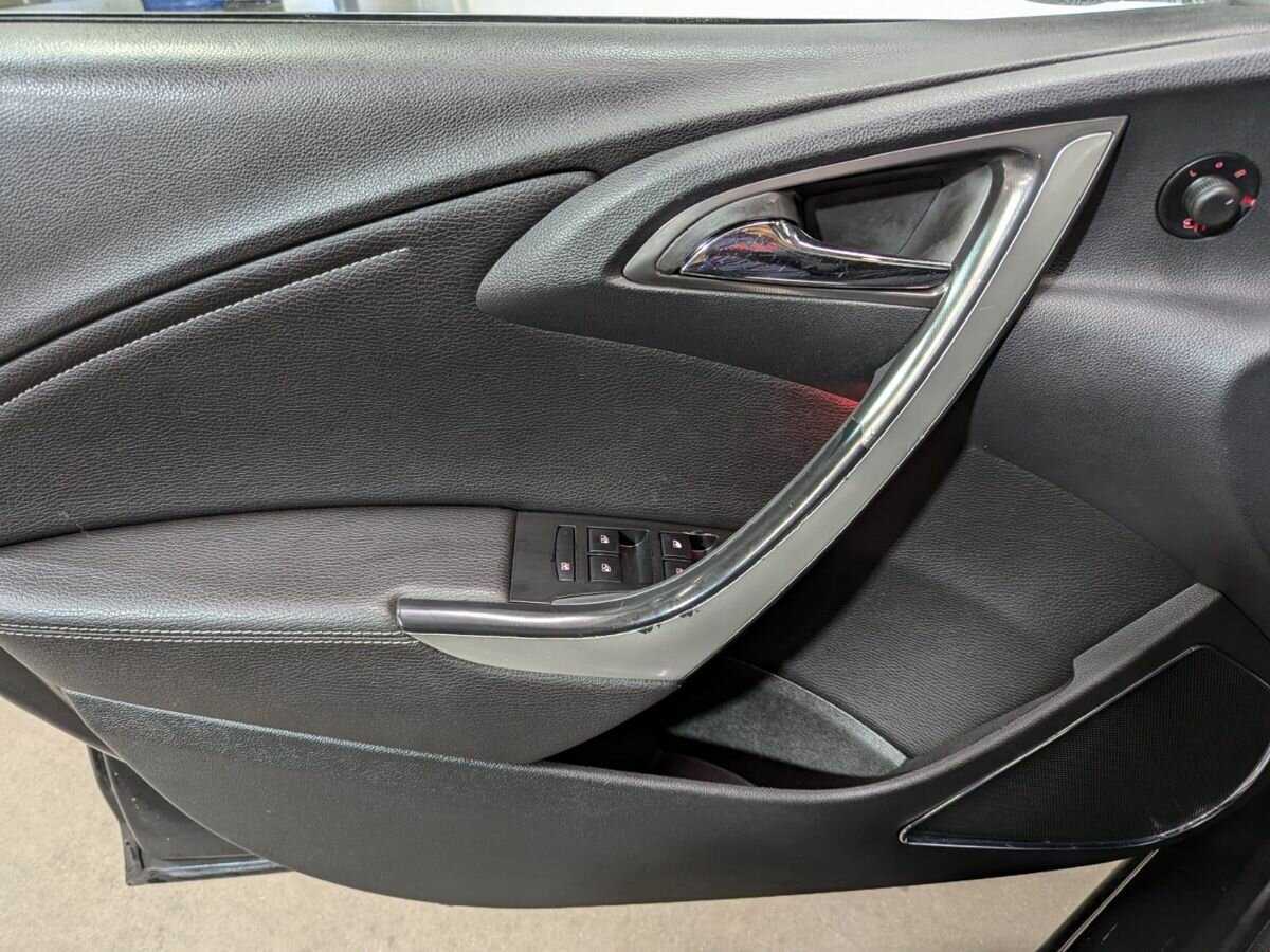 Купить Opel Astra, 2011, 356 798 км, фото №15