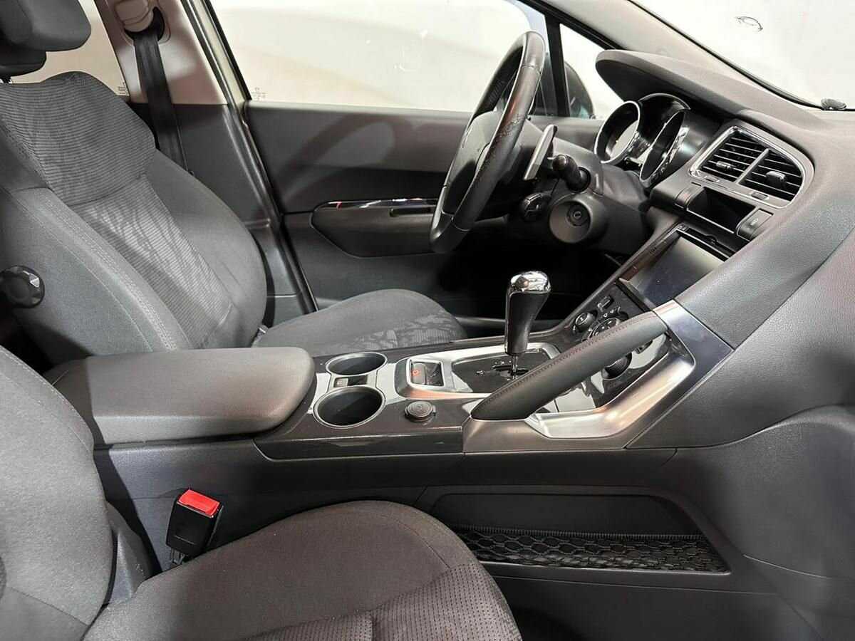 Купить Peugeot 3008, 2012, 338 771 км, фото №9