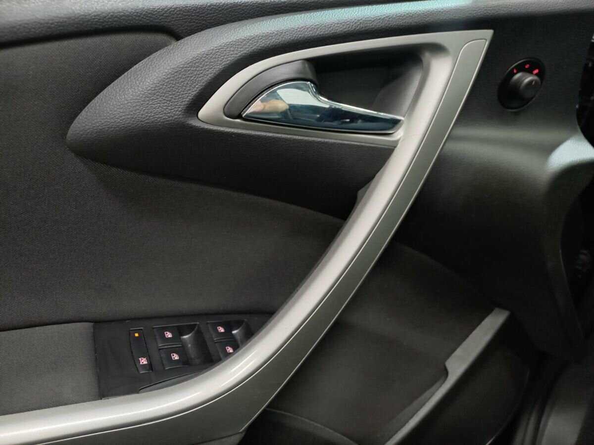 Купить Opel Astra, 2010, 206 234 км, фото №15