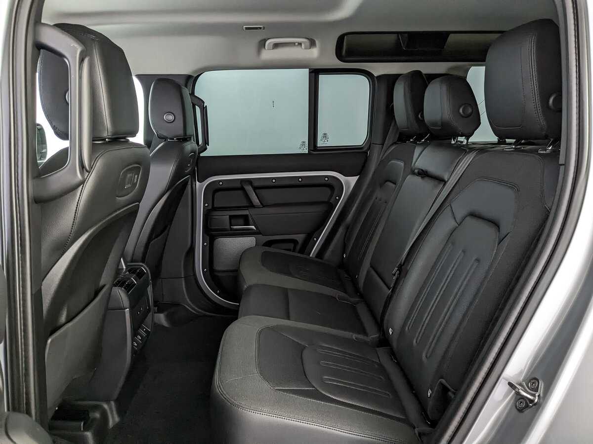Купить Land Rover Defender 110, 2021, 66 030 км, фото №14