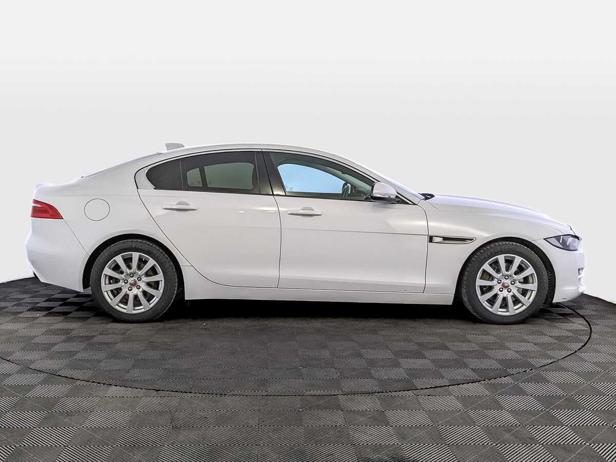 Купить Jaguar XE, 2017, 84 000 км, фото №4