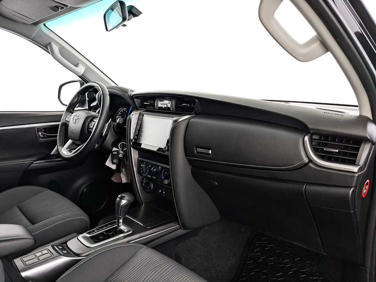 Купить Toyota Fortuner, 2021, 35 220 км, фото №9