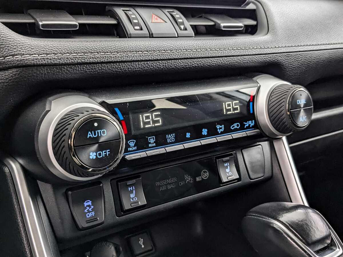 Купить Toyota RAV4, 2021, 21 000 км, фото №17