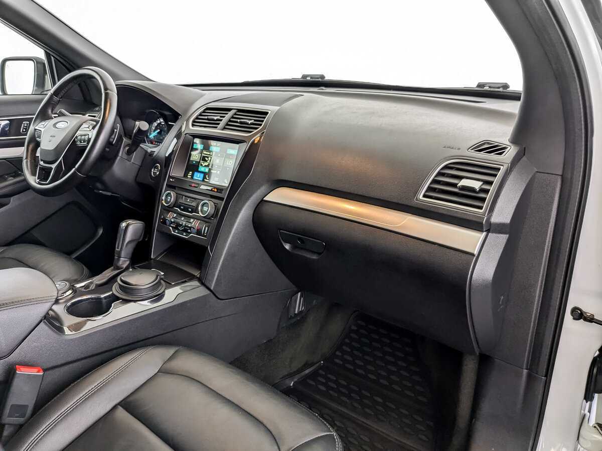Купить Ford Explorer, 2017, 92 976 км, фото №9