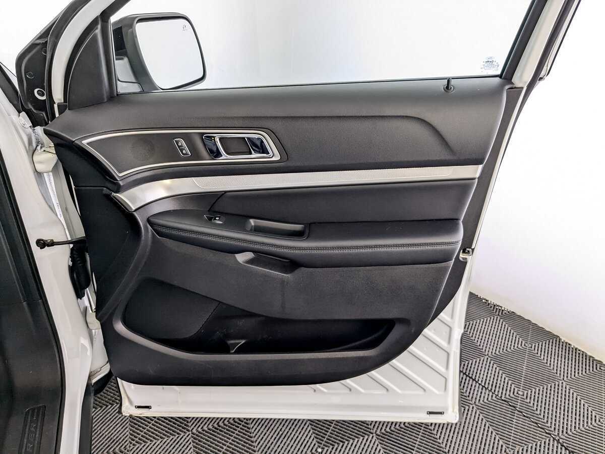 Купить Ford Explorer, 2017, 92 976 км, фото №21