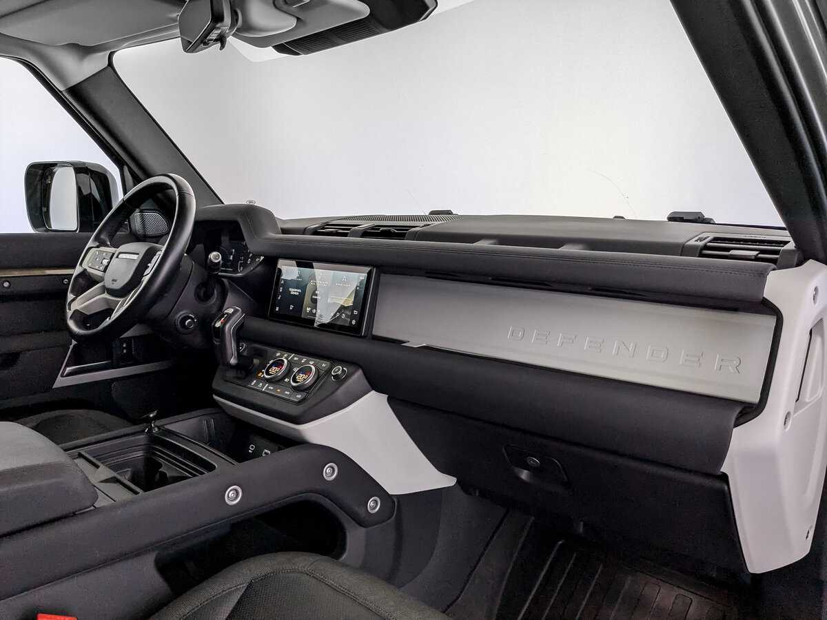 Купить Land Rover Defender 110, 2021, 68 830 км, фото №9