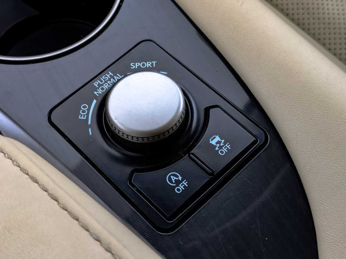 Купить Lexus RX 200t, 2016, 81 371 км, фото №23