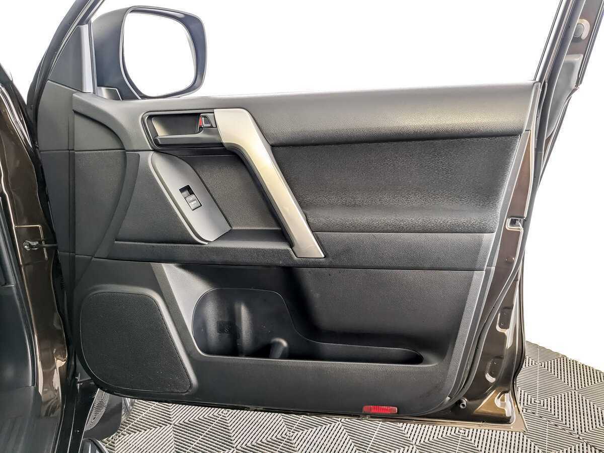 Купить Toyota Land Cruiser Prado, 2017, 107 551 км, фото №21