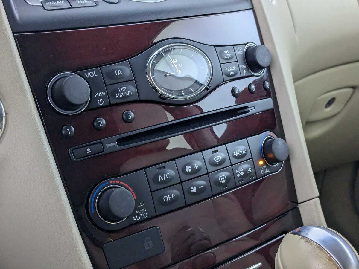 Купить Infiniti QX50, 2015, 190 325 км, фото №10