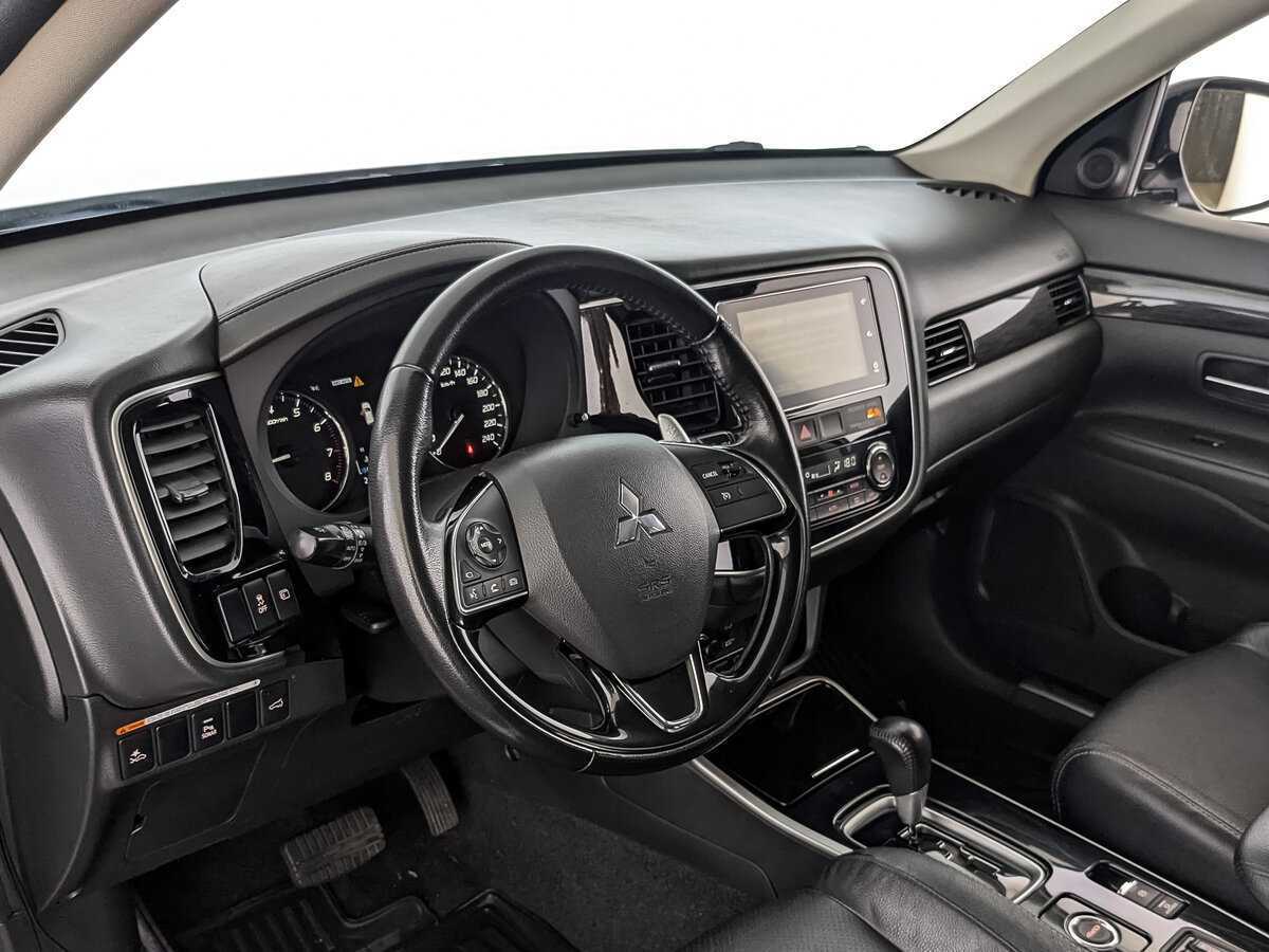 Купить Mitsubishi Outlander, 2017, 228 089 км, фото №10