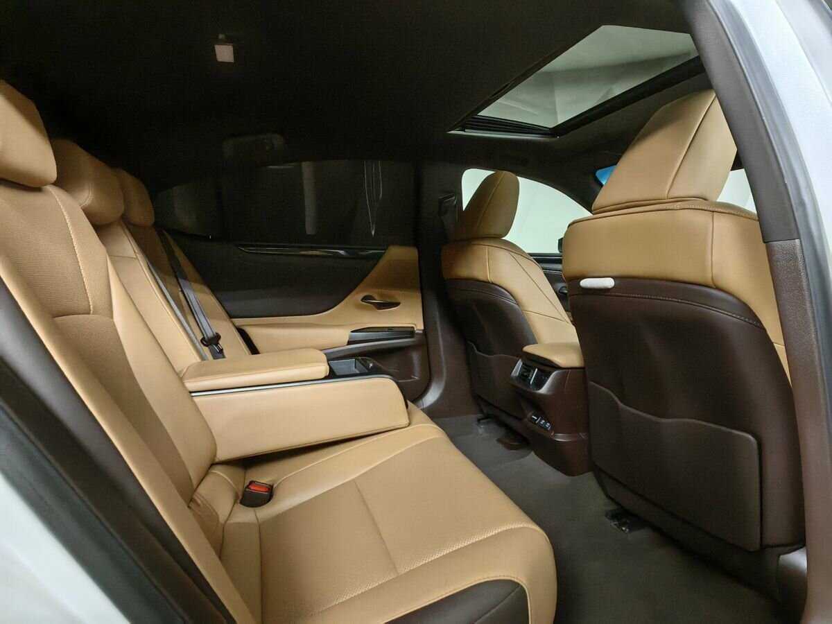 Купить Lexus ES 250, 2020, 94 658 км, фото №12