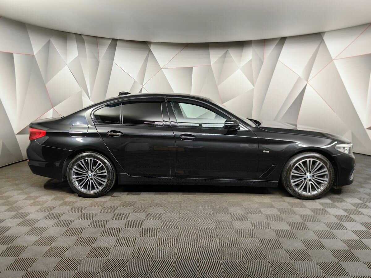 Купить BMW 5 серии 520d, 2017, 61 613 км, фото №6