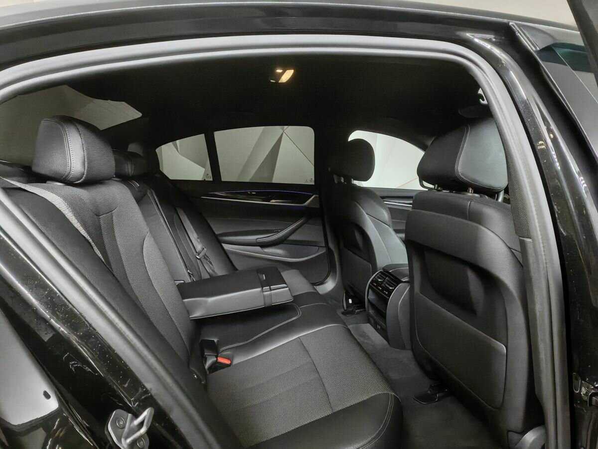 Купить BMW 5 серии 520d, 2017, 61 613 км, фото №10