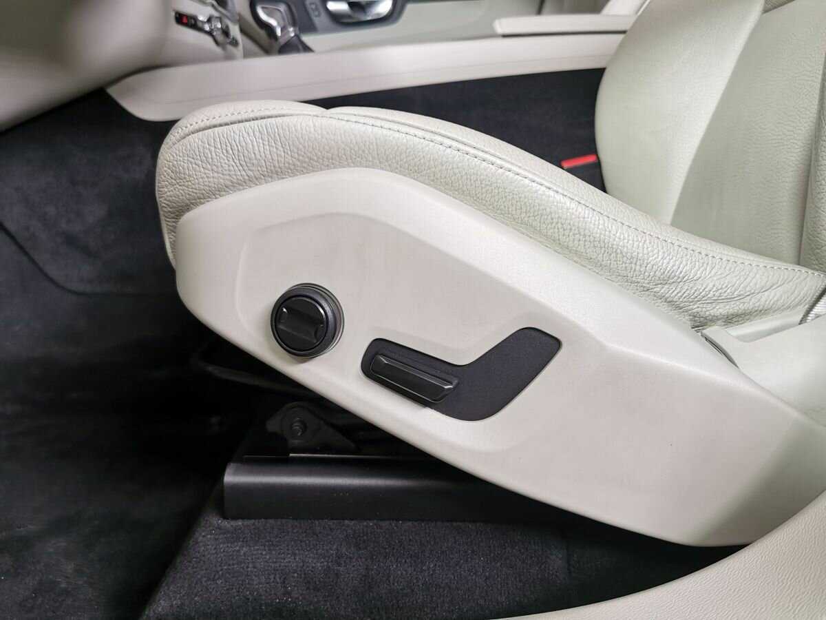 Купить Volvo XC60, 2018, 125 727 км, фото №17