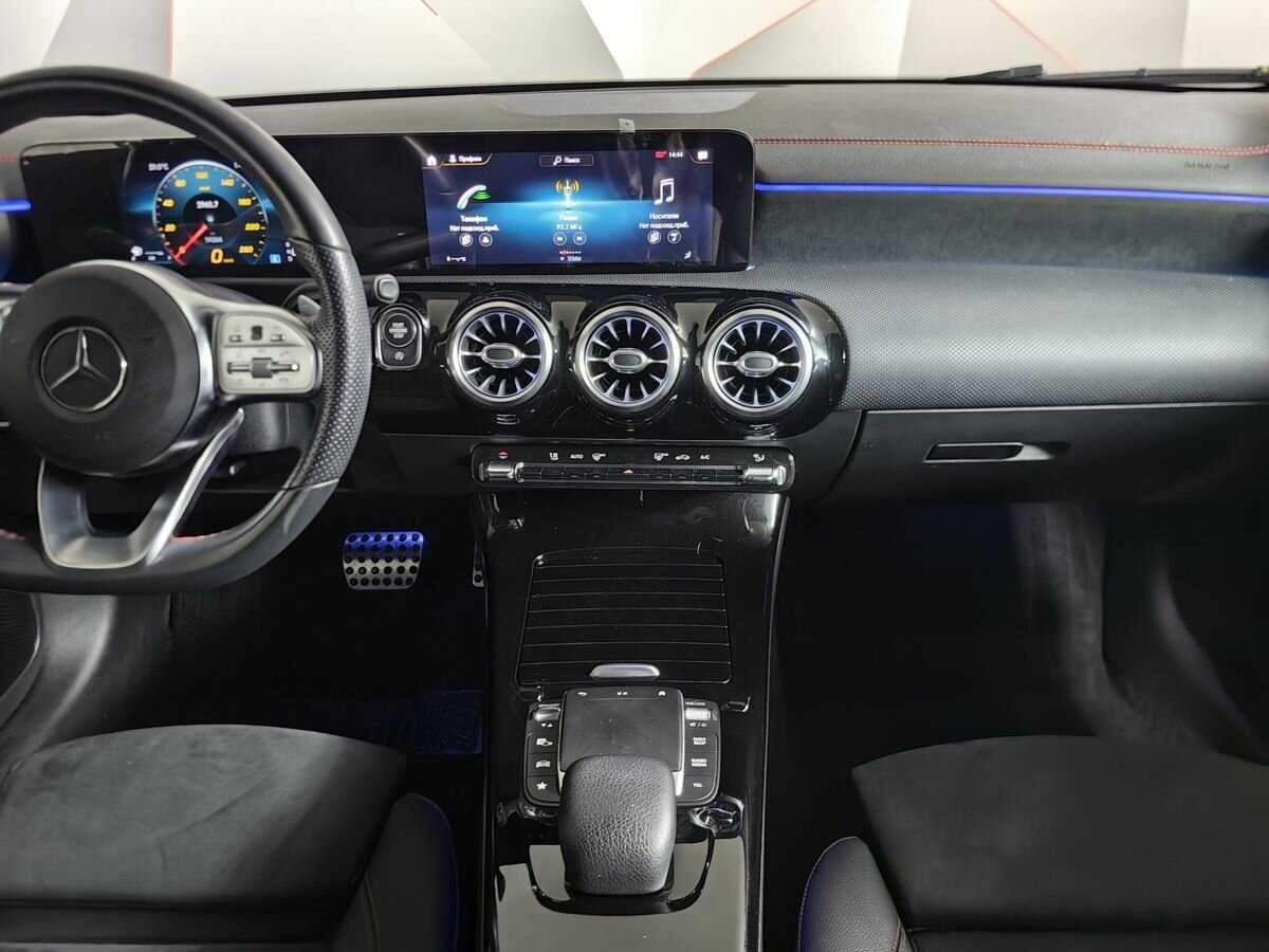 Купить Mercedes-Benz CLA 200, 2020, 59 261 км, фото №11