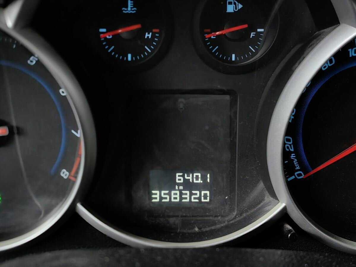 Купить Chevrolet Cruze, 2011, 358 320 км, фото №16