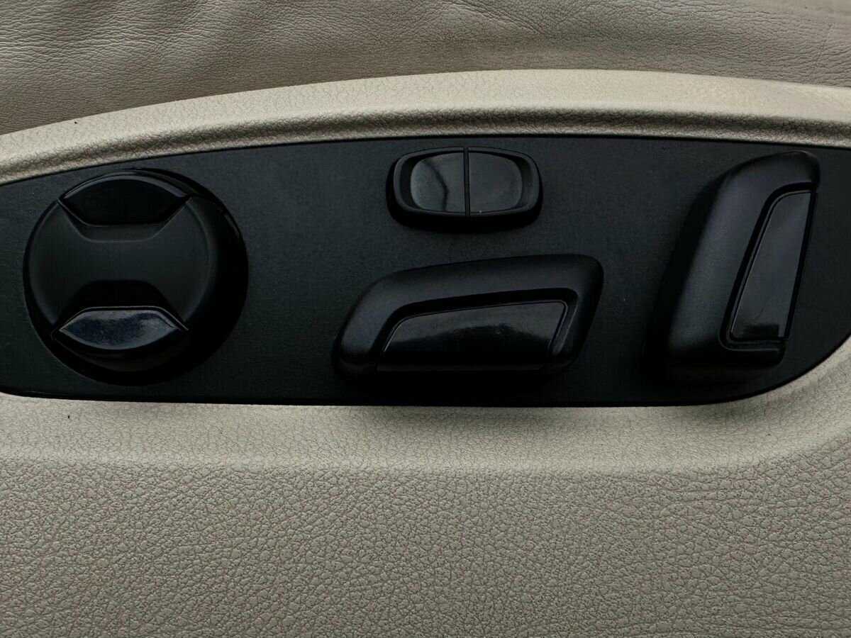 Купить Volkswagen Touareg, 2010, 262 216 км, фото №17