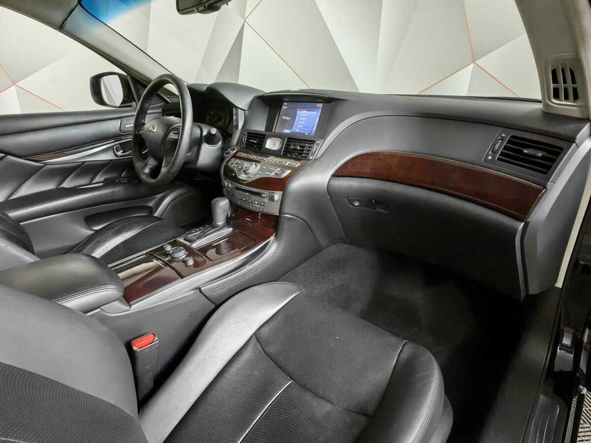 Купить Infiniti Q70, 2016, 124 127 км, фото №9