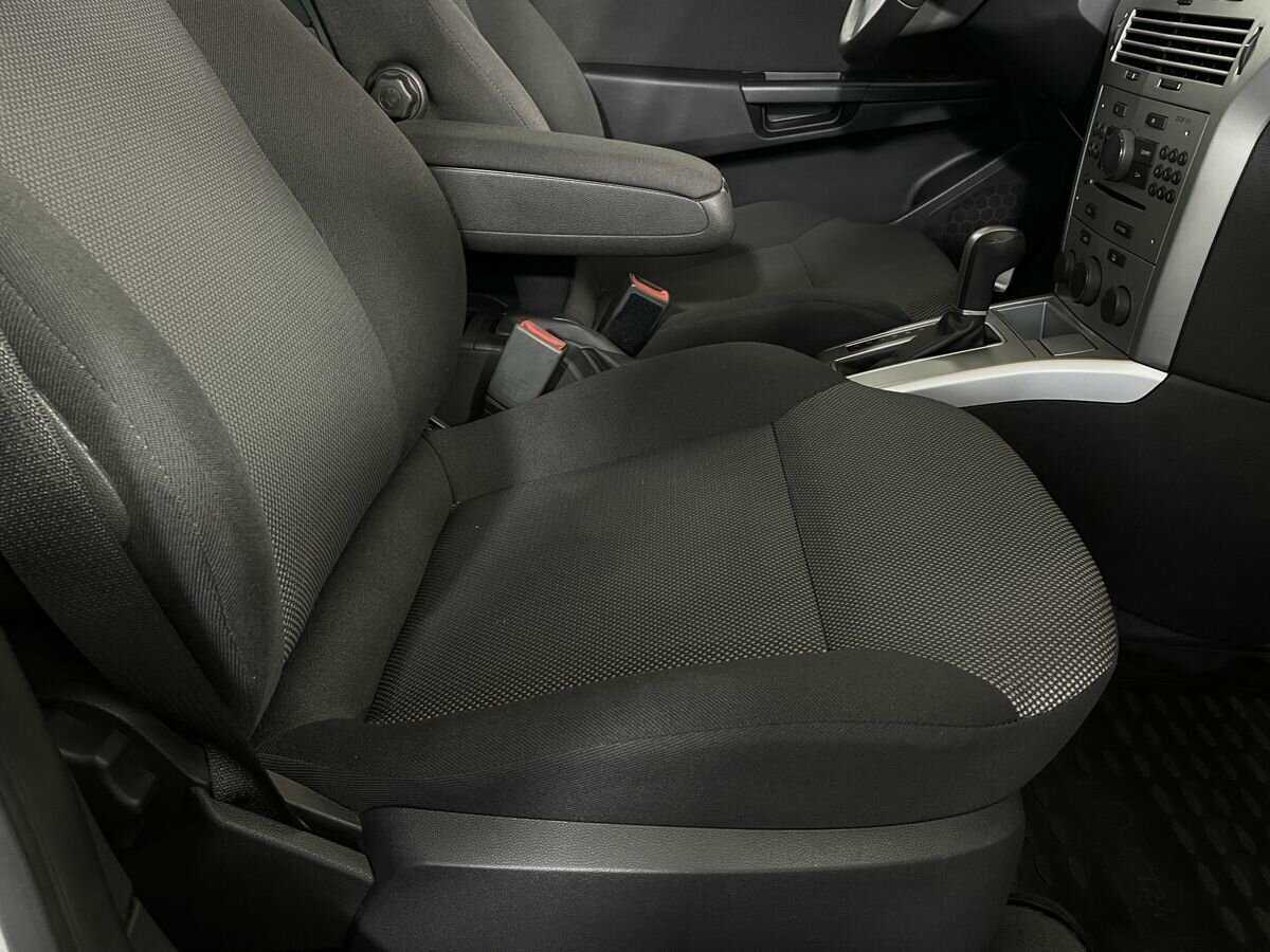 Купить Opel Astra, 2010, 130 499 км, фото №14