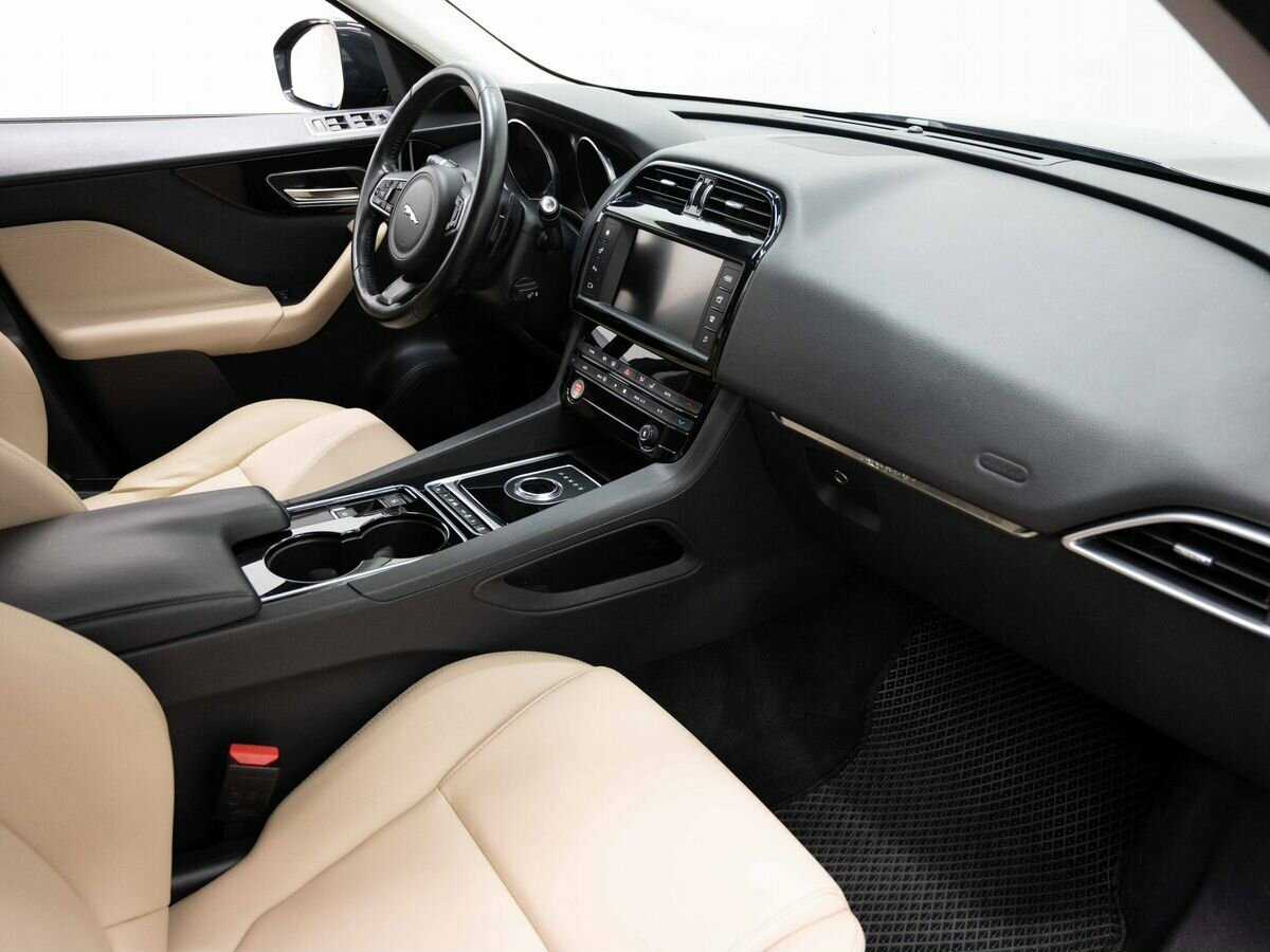 Купить Jaguar F-Pace, 2017, 122 121 км, фото №9