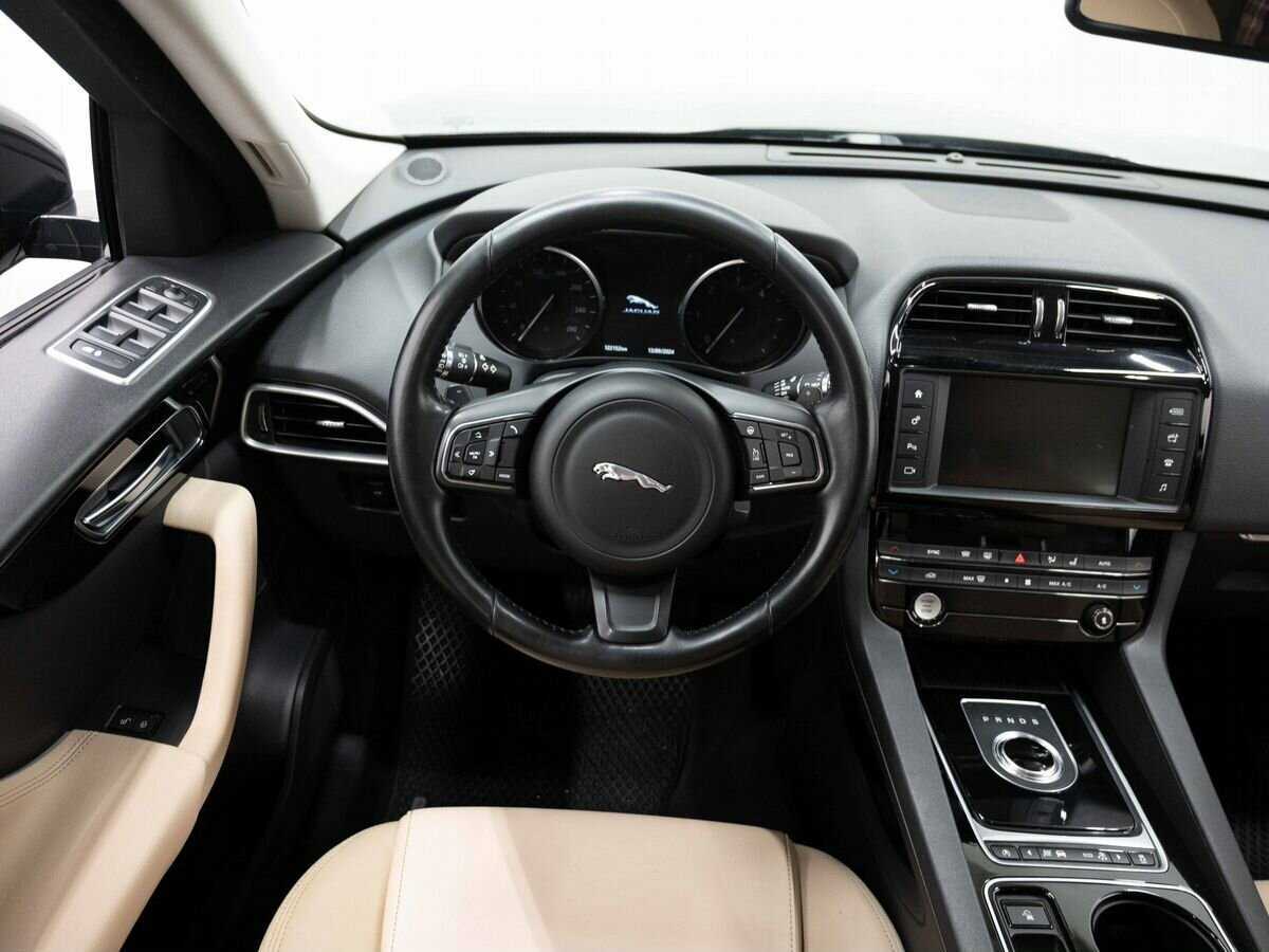 Купить Jaguar F-Pace, 2017, 122 121 км, фото №12