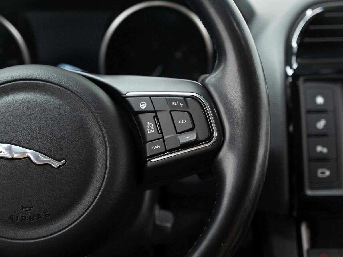 Купить Jaguar F-Pace, 2017, 122 121 км, фото №14