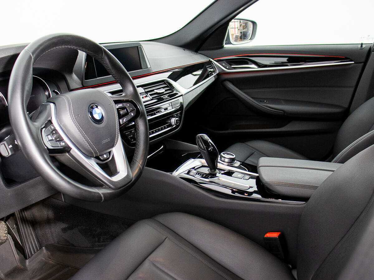 Купить BMW 5 серии 520d xDrive, 2017, 79 900 км, фото №10