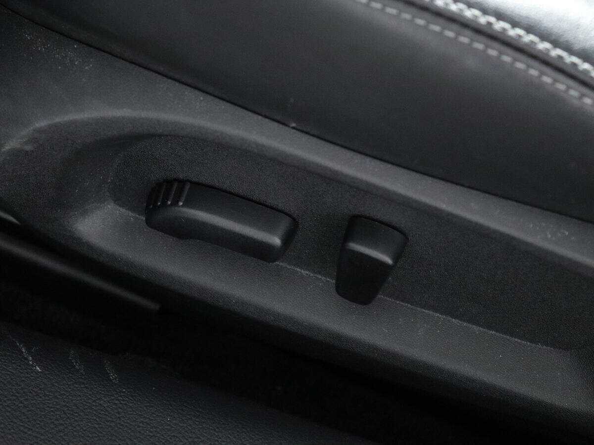 Купить Infiniti Q60, 2016, 51 056 км, фото №19