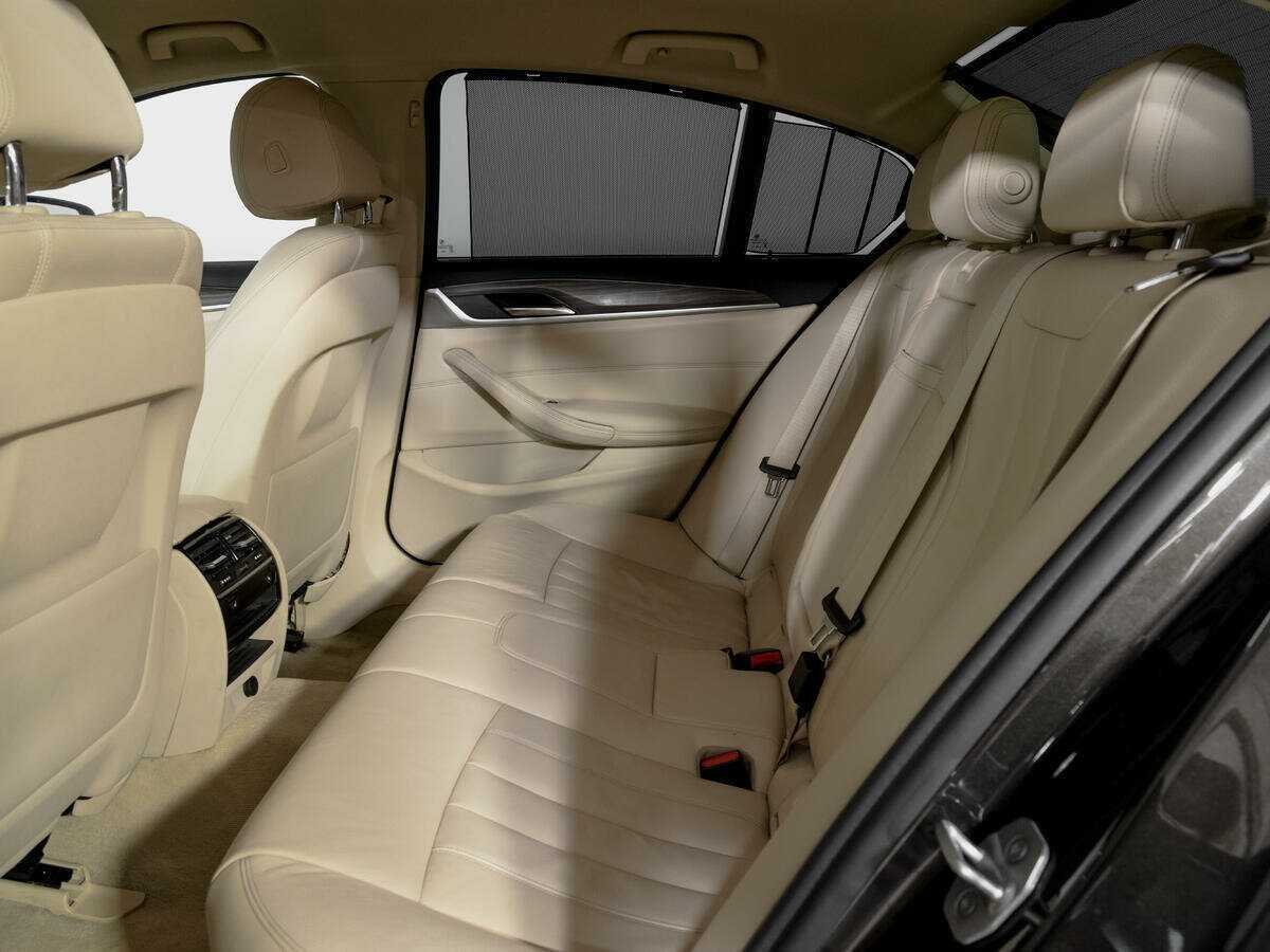 Купить BMW 5 серии 530i xDrive, 2017, 110 000 км, фото №9