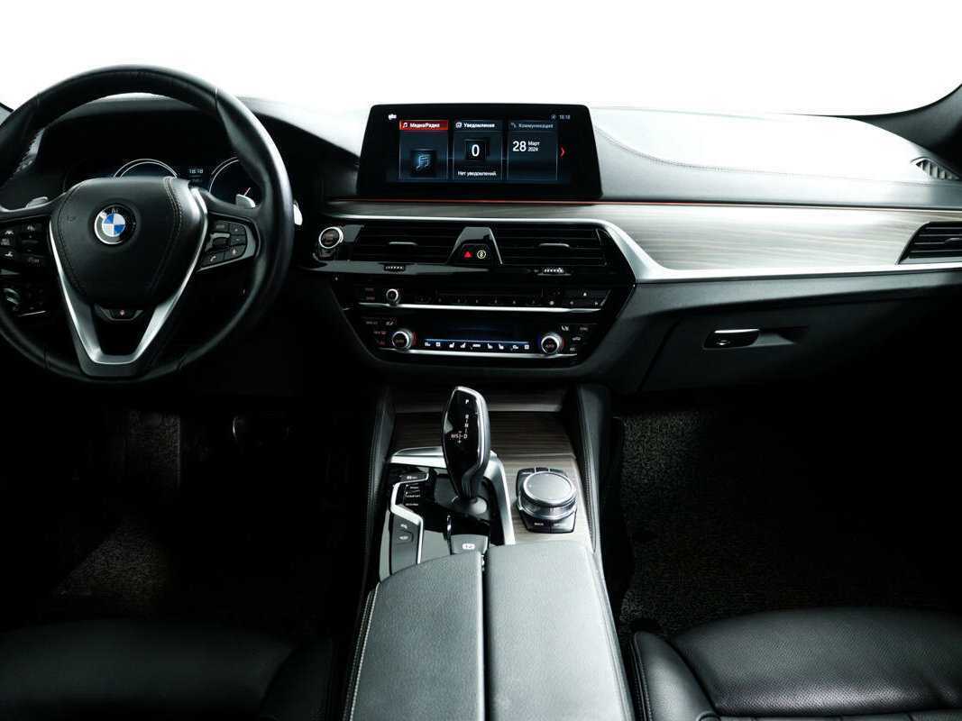 Купить BMW 5 серии 520d xDrive, 2017, 60 621 км, фото №11