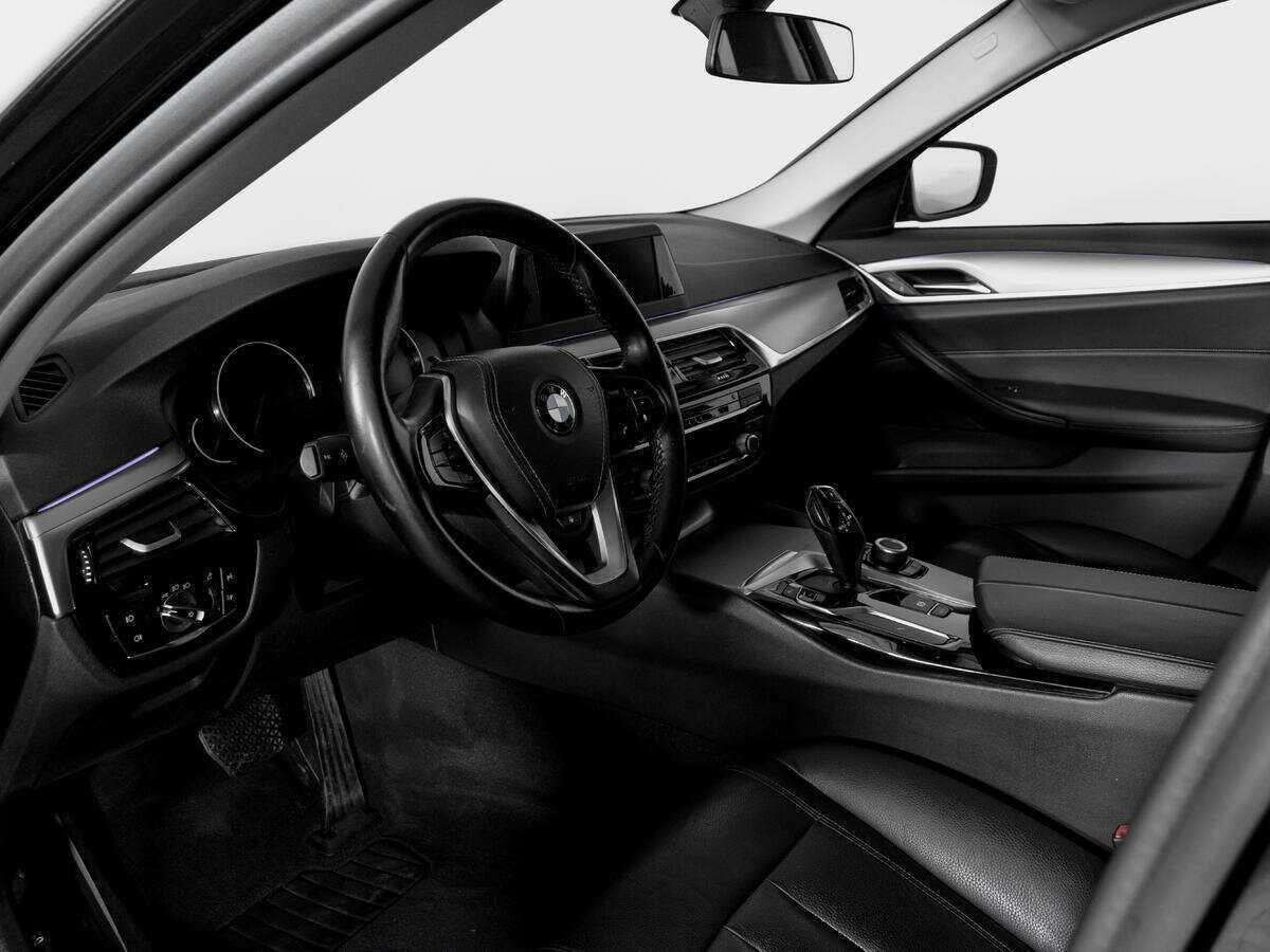Купить BMW 5 серии 520d xDrive, 2018, 123 100 км, фото №16