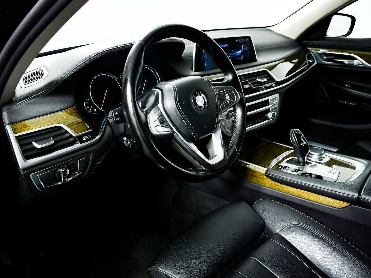 Купить BMW 7 серии 730i, 2016, 127 437 км, фото №13