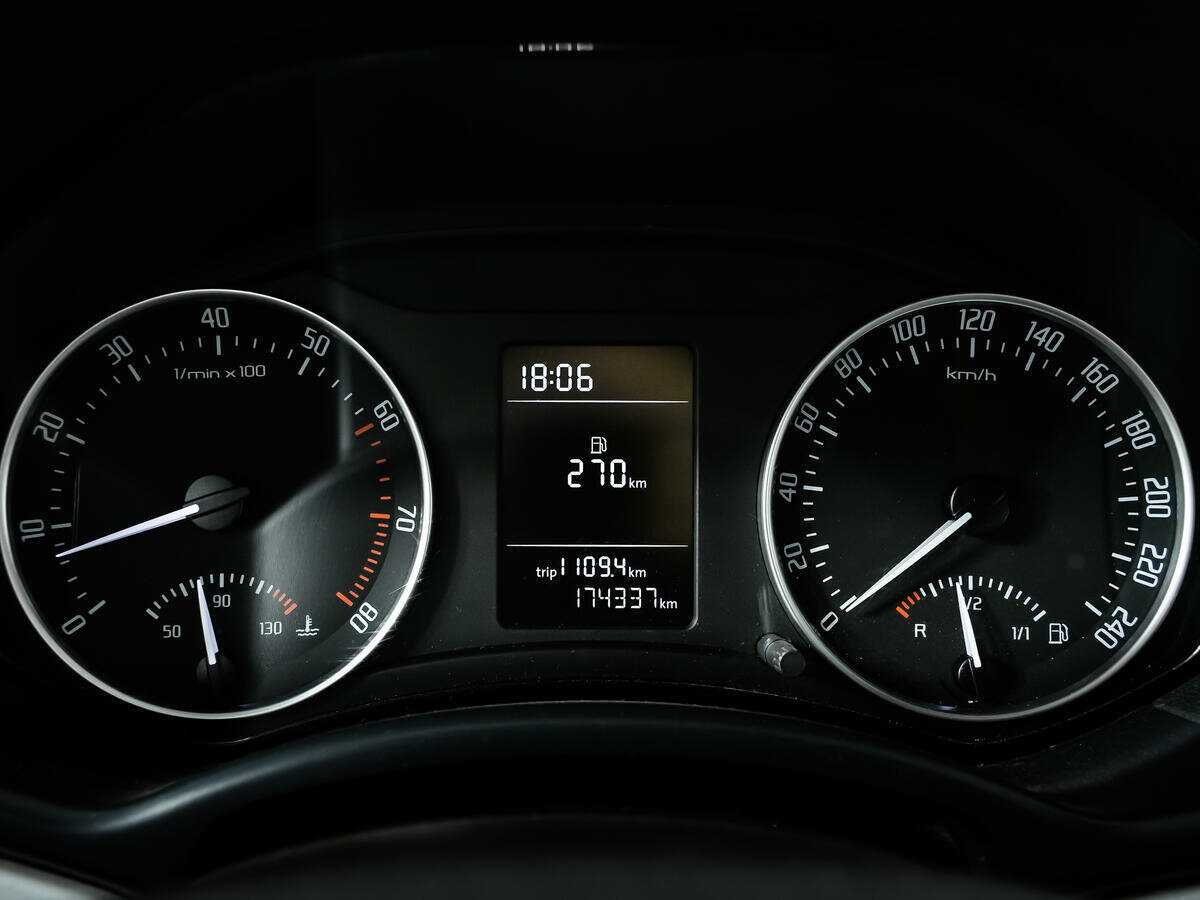 Купить Skoda Octavia, 2011, 174 335 км, фото №10