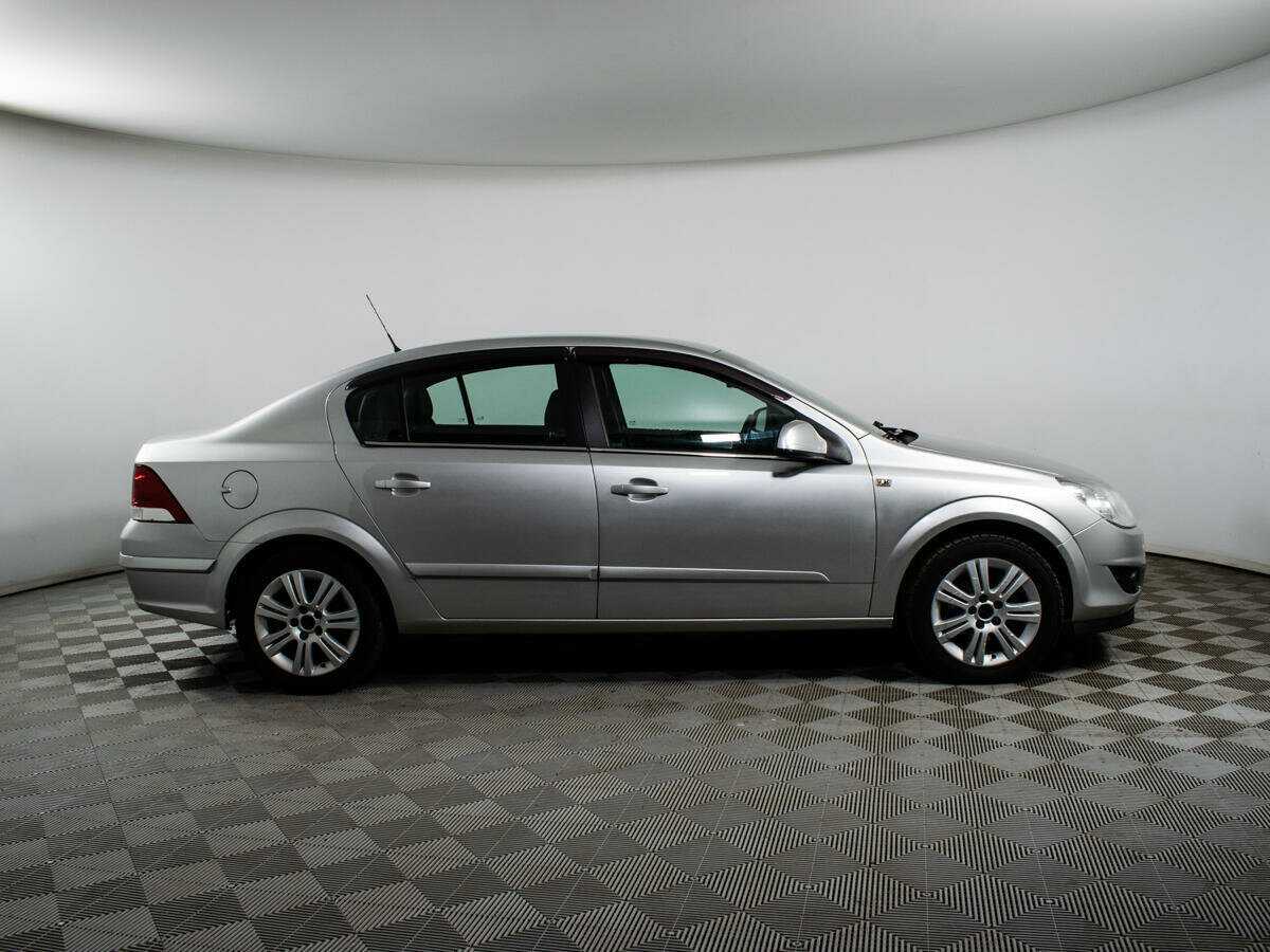 Купить Opel Astra, 2010, 127 186 км, фото №4