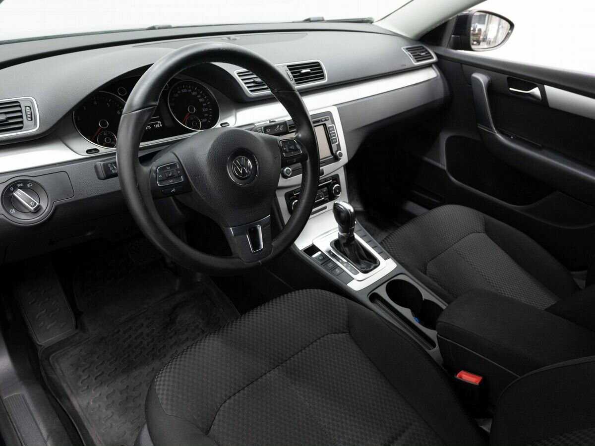 Купить Volkswagen Passat, 2011, 117 000 км, фото №9