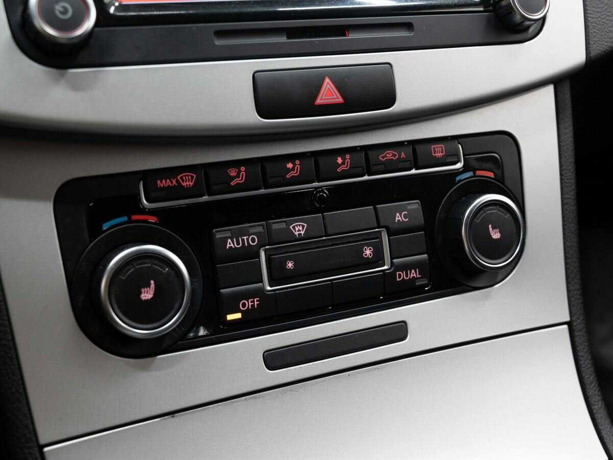 Купить Volkswagen Passat, 2011, 117 000 км, фото №23