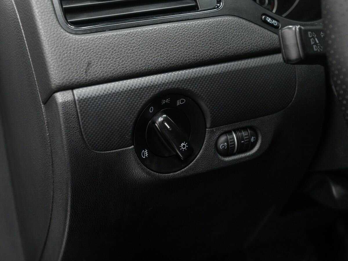 Купить Volkswagen Jetta, 2013, 229 226 км, фото №15