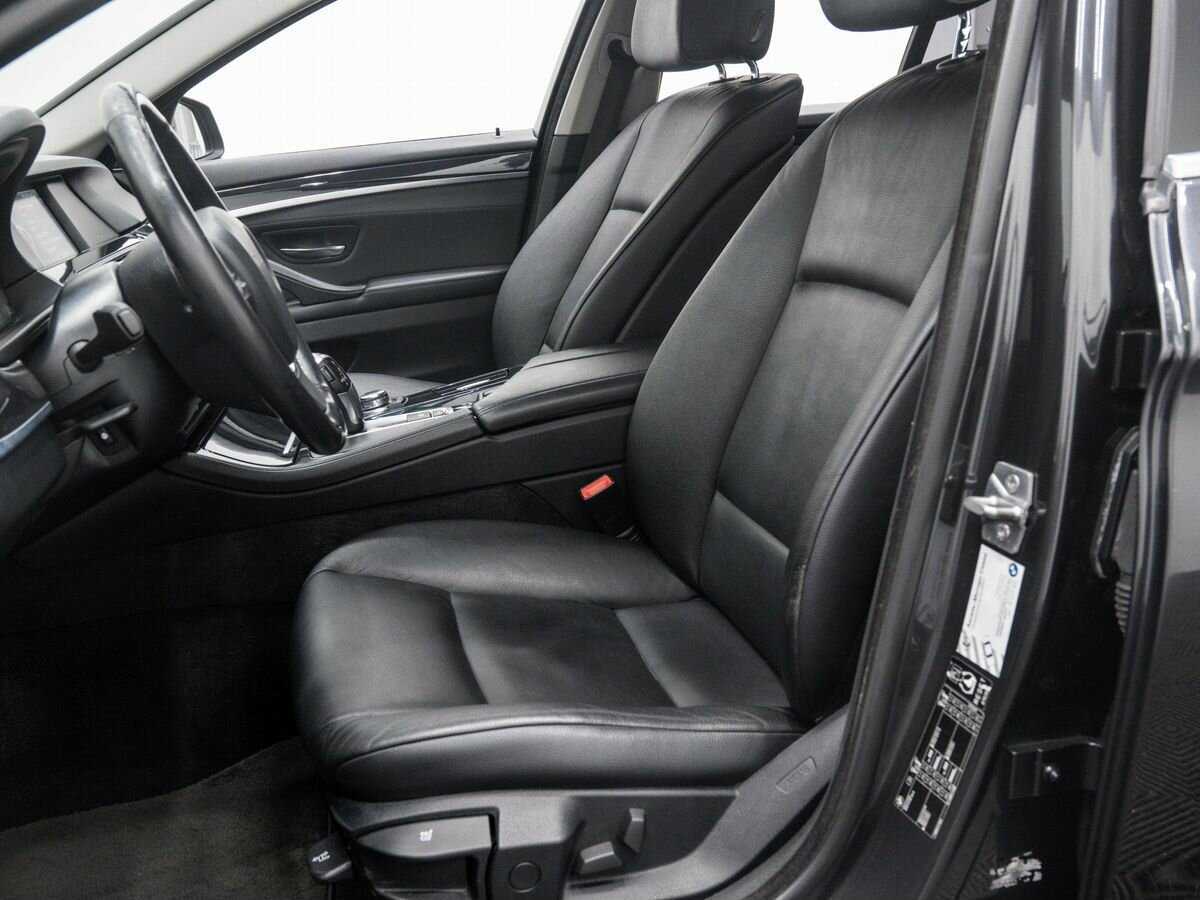 Купить BMW 5 серии 528i, 2011, 130 320 км, фото №14