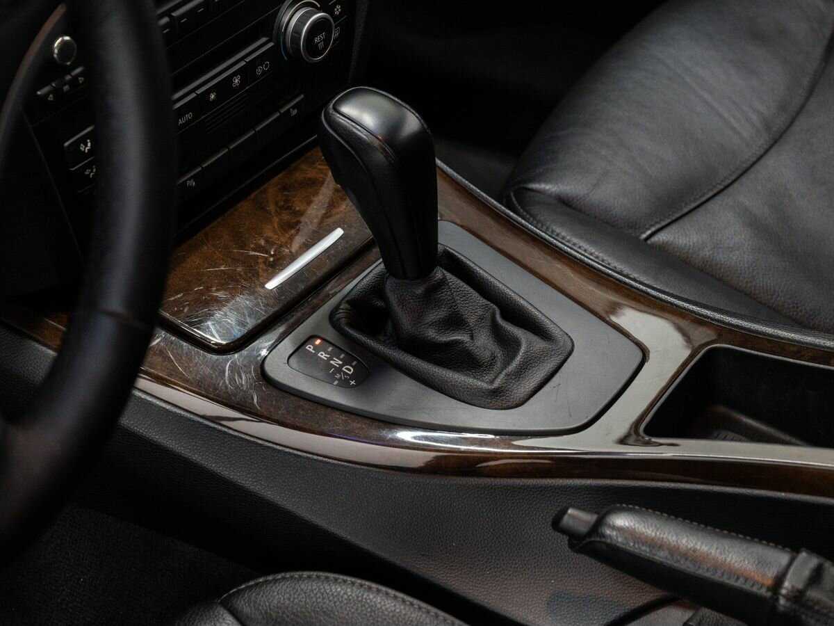 Купить BMW 3 серии 320i, 2009, 260 643 км, фото №18