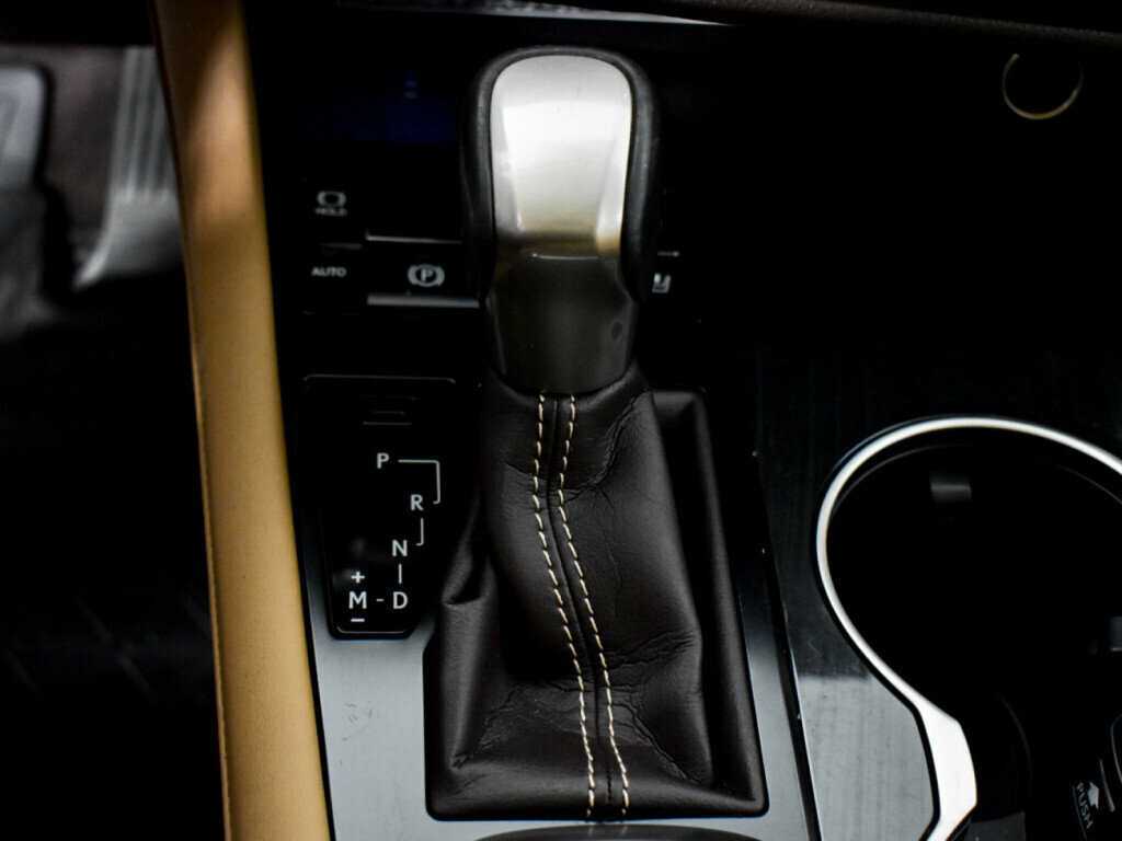 Купить Lexus RX 200t, 2017, 197 699 км, фото №9