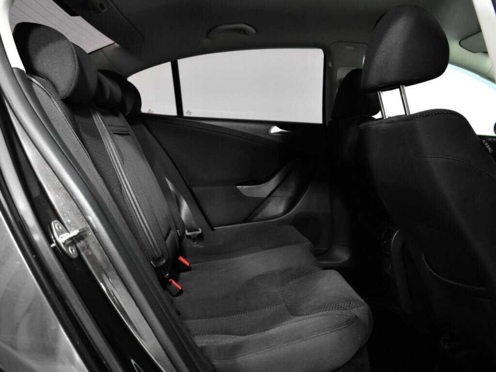 Купить Volkswagen Passat, 2010, 228 000 км, фото №10