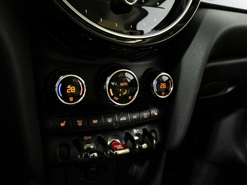 Купить Mini Hatch Cooper, 2021, 50 200 км, фото №17