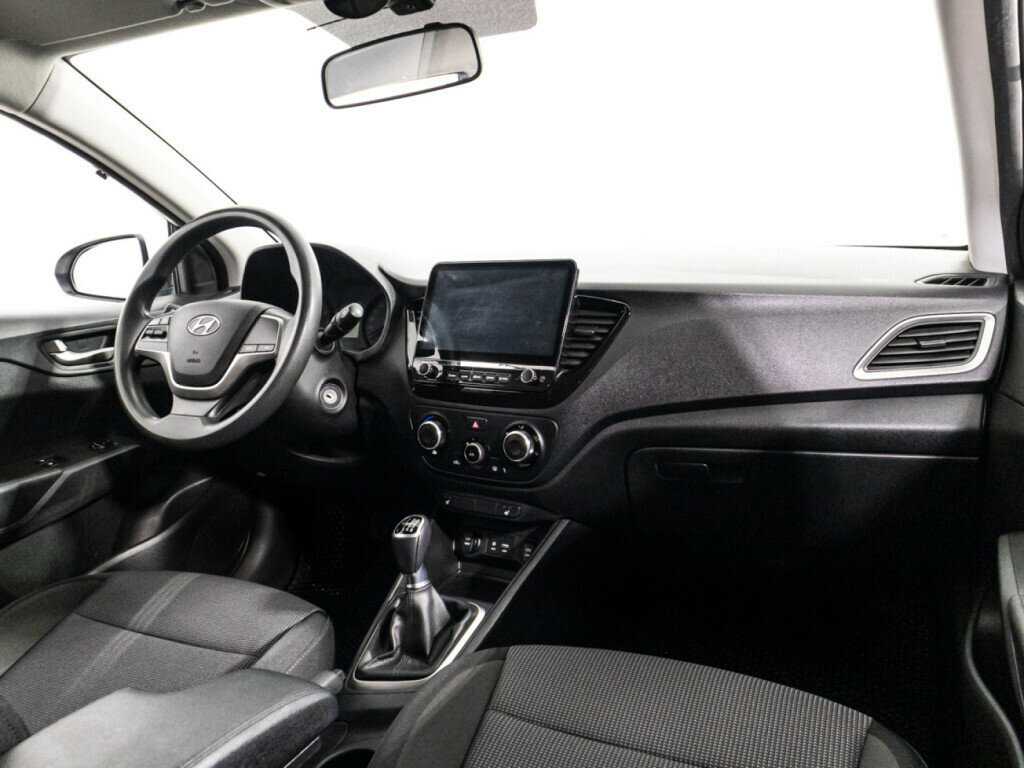 Купить Hyundai Solaris, 2017, 110 870 км, фото №9