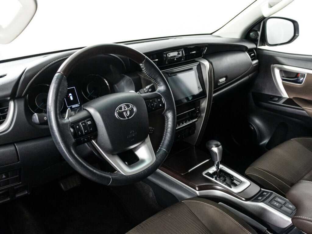 Купить Toyota Fortuner, 2019, 69 233 км, фото №9