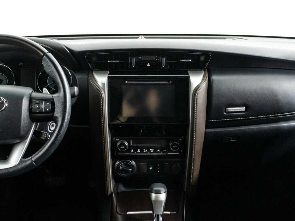 Купить Toyota Fortuner, 2019, 69 233 км, фото №12