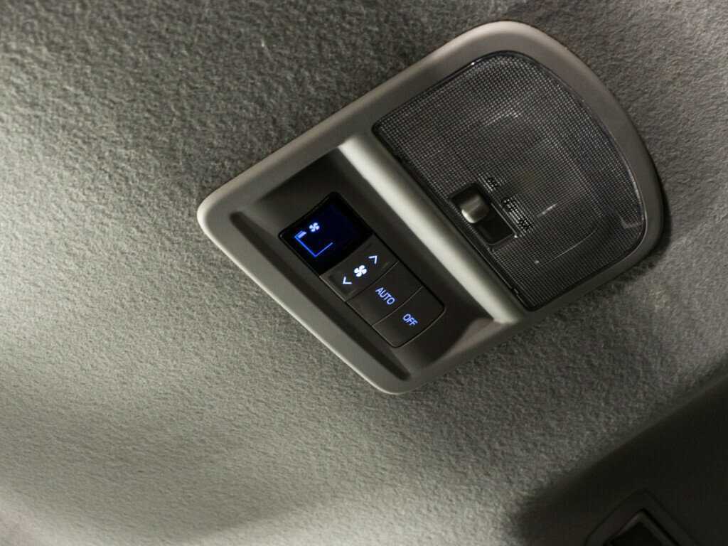 Купить Toyota Fortuner, 2019, 69 233 км, фото №18