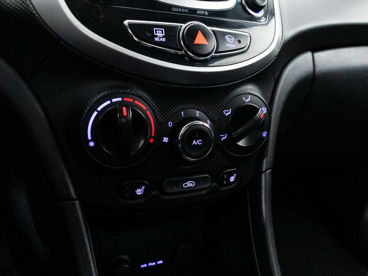 Купить Hyundai Solaris, 2014, 228 655 км, фото №16