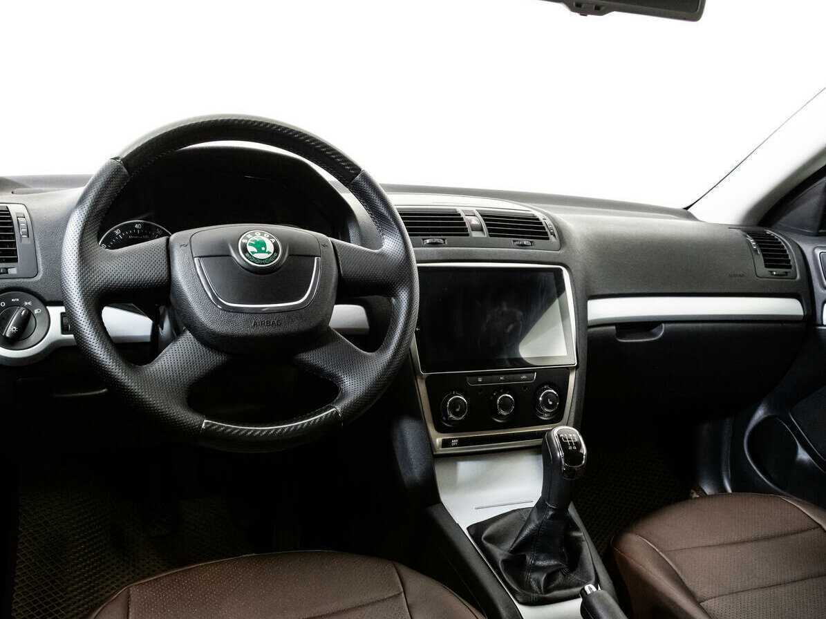 Купить Skoda Octavia, 2010, 251 450 км, фото №9