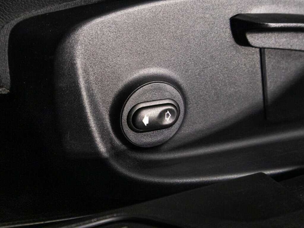 Купить Jaguar XE, 2017, 90 423 км, фото №20