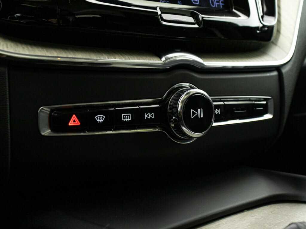 Купить Volvo XC60, 2019, 50 903 км, фото №20